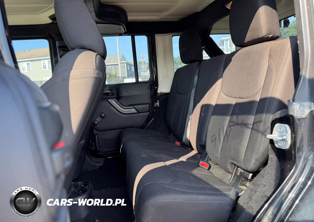 2016 Jeep Wrangler Unlimited Sport VIN:1C4BJWDG3GL194273 - 7