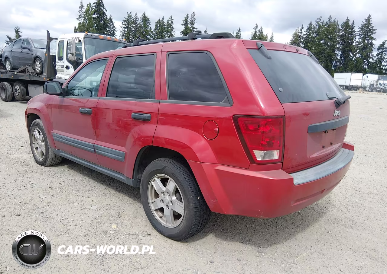 2005 Jeep Grand Cherokee Laredo VIN:1J4GR48K85C504216 - 3