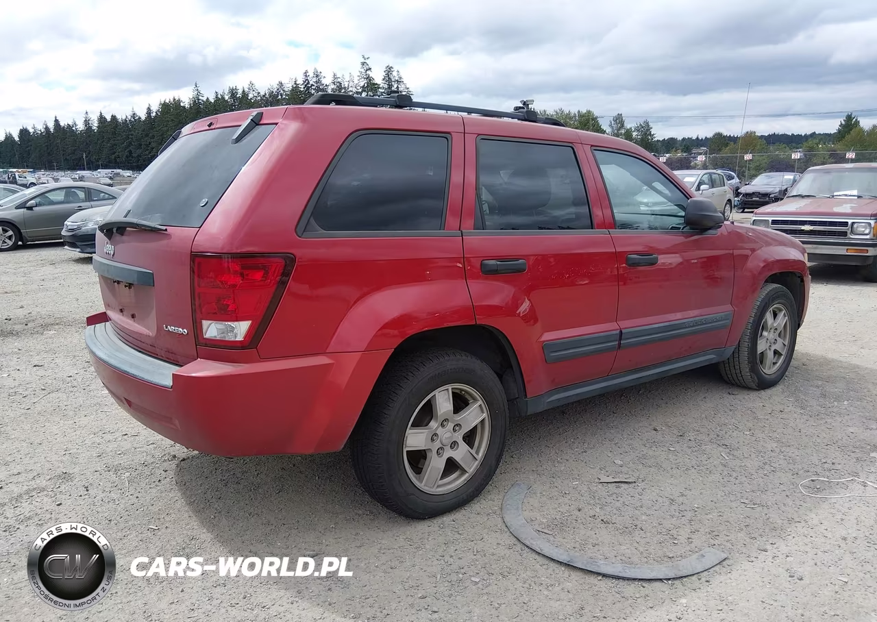 2005 Jeep Grand Cherokee Laredo VIN:1J4GR48K85C504216 - 4