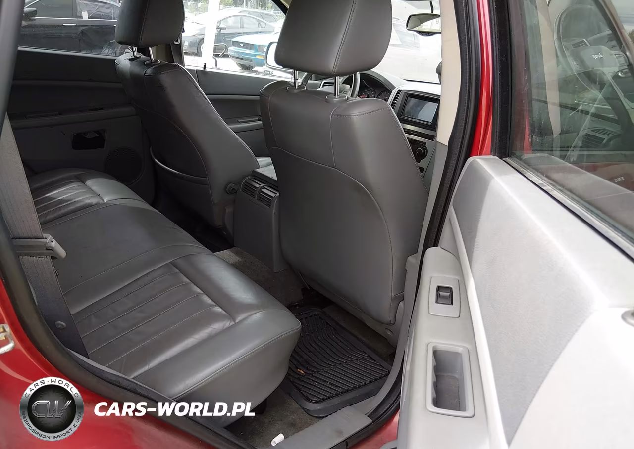2005 Jeep Grand Cherokee Laredo VIN:1J4GR48K85C504216 - 8