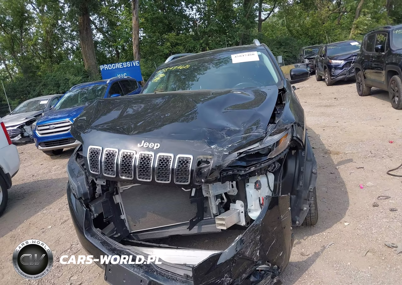 2021 Jeep Cherokee Latitude Plus 4X4 VIN:1C4PJMLB8MD115573 - 12