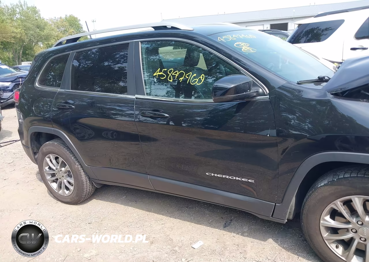 2021 Jeep Cherokee Latitude Plus 4X4 VIN:1C4PJMLB8MD115573 - 13