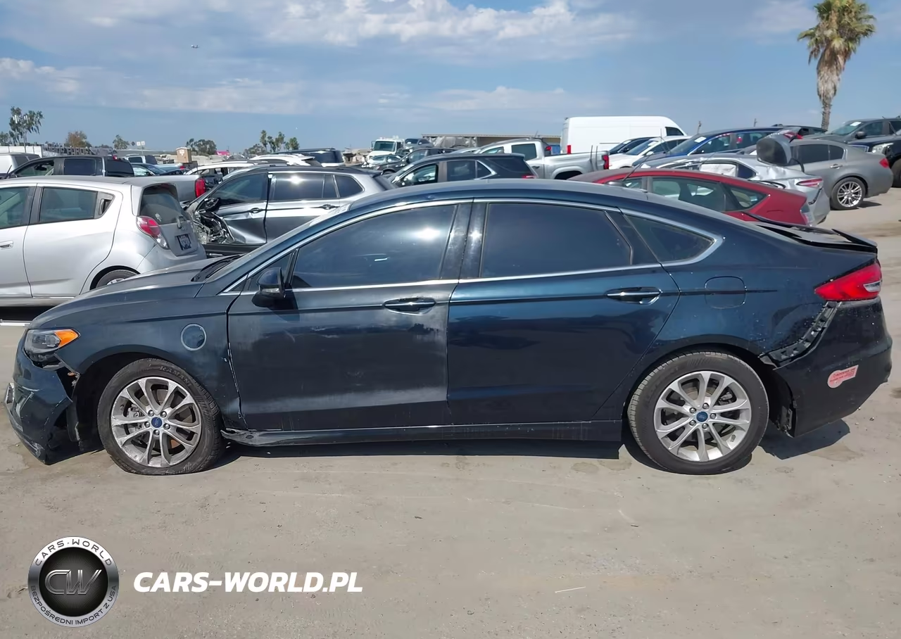 2020 Ford Fusion Plug-In Hybrid Titanium VIN:3FA6P0SU9LR156649 - 14