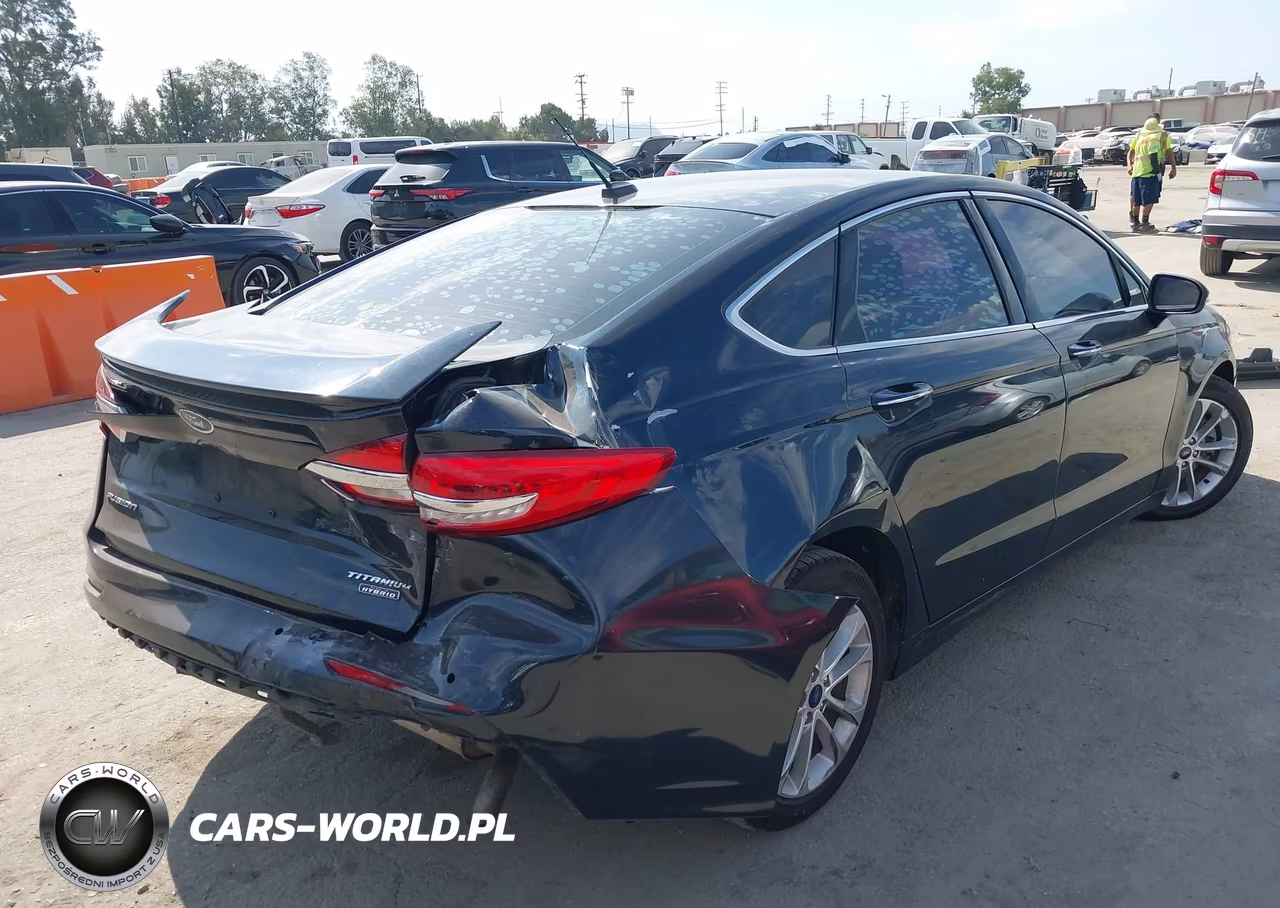 2020 Ford Fusion Plug-In Hybrid Titanium VIN:3FA6P0SU9LR156649 - 4