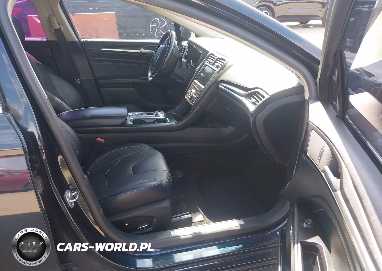 2020 Ford Fusion Plug-In Hybrid Titanium VIN:3FA6P0SU9LR156649 - 5