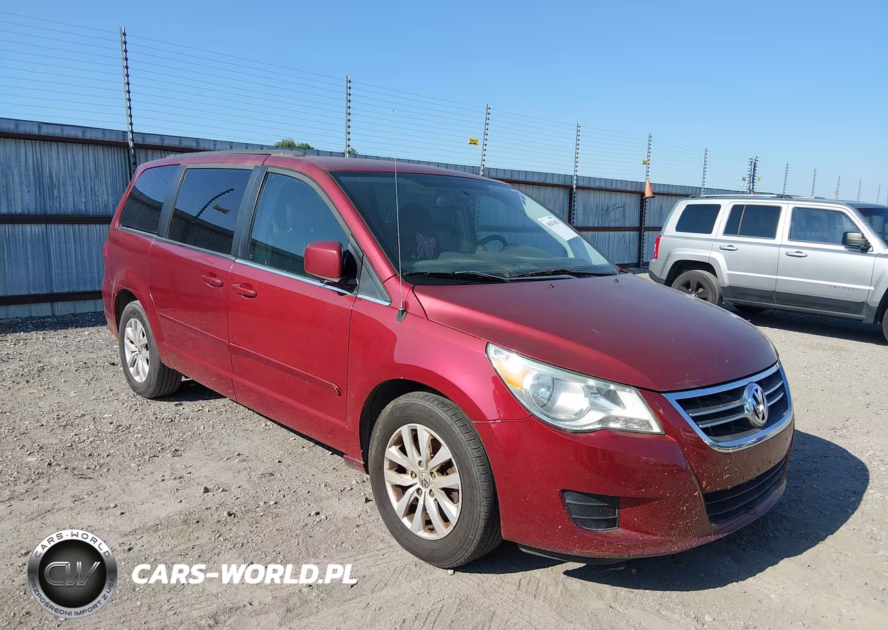 2012 Volkswagen Routan Se