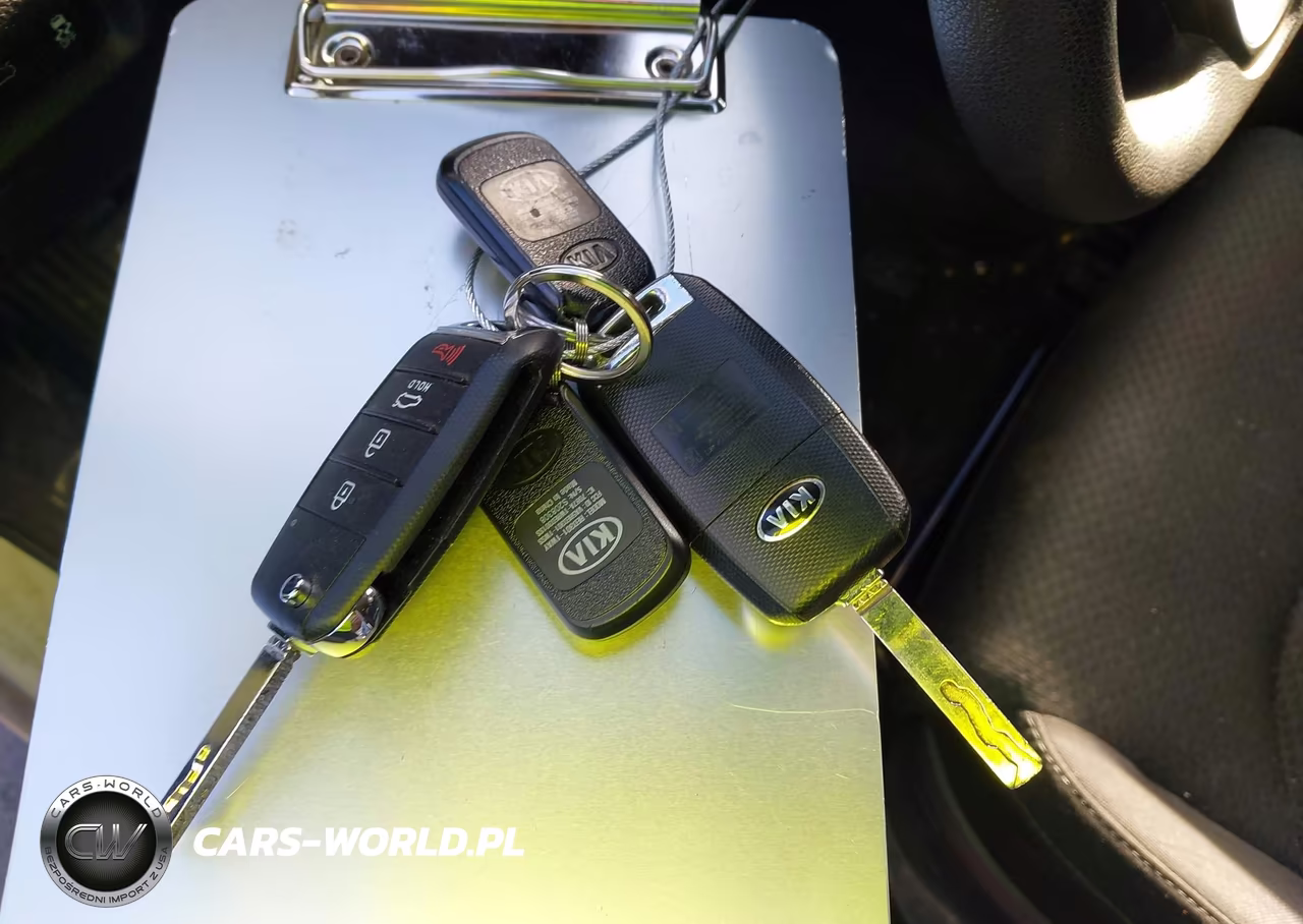 2018 Kia Optima Lx VIN:5XXGT4L35JG269467 - 11