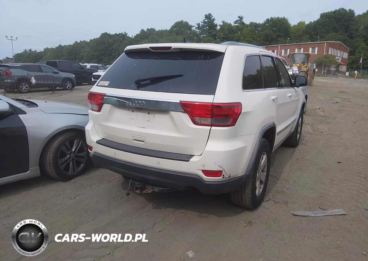 2012 Jeep Grand Cherokee Laredo VIN:1C4RJFAG2CC163996 - 4