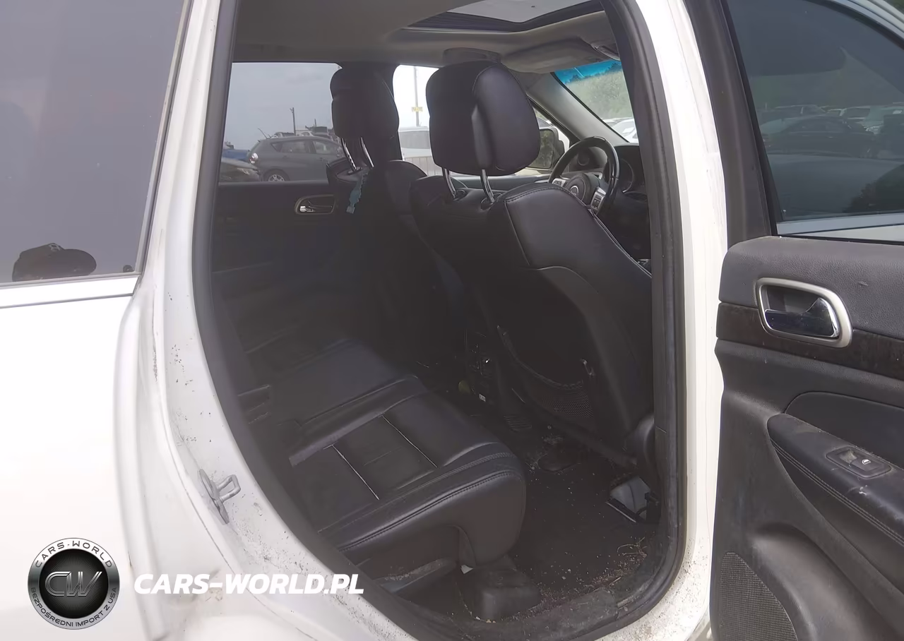 2012 Jeep Grand Cherokee Laredo VIN:1C4RJFAG2CC163996 - 8