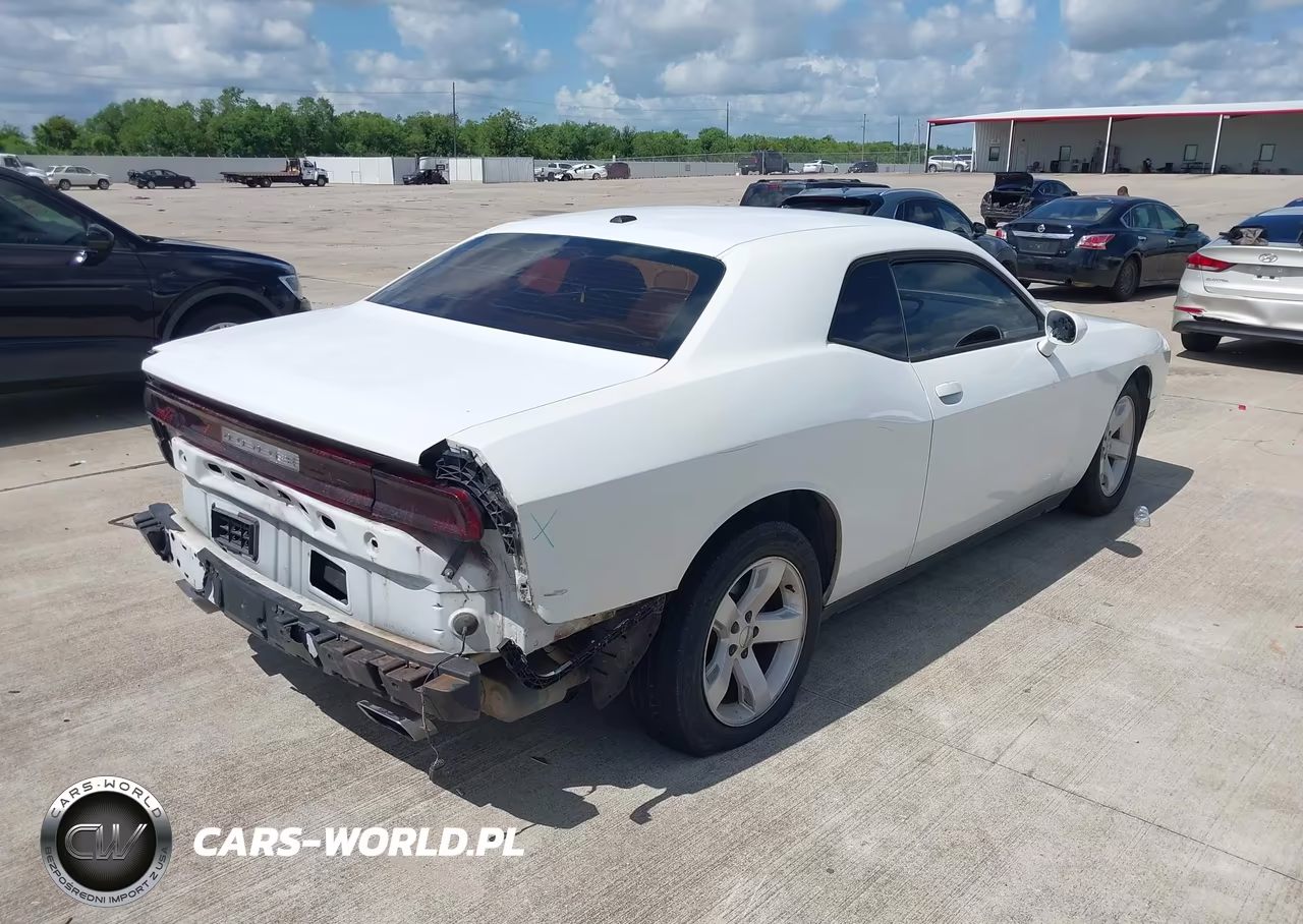 2013 Dodge Challenger Sxt VIN:2C3CDYAG5DH700467 - 4