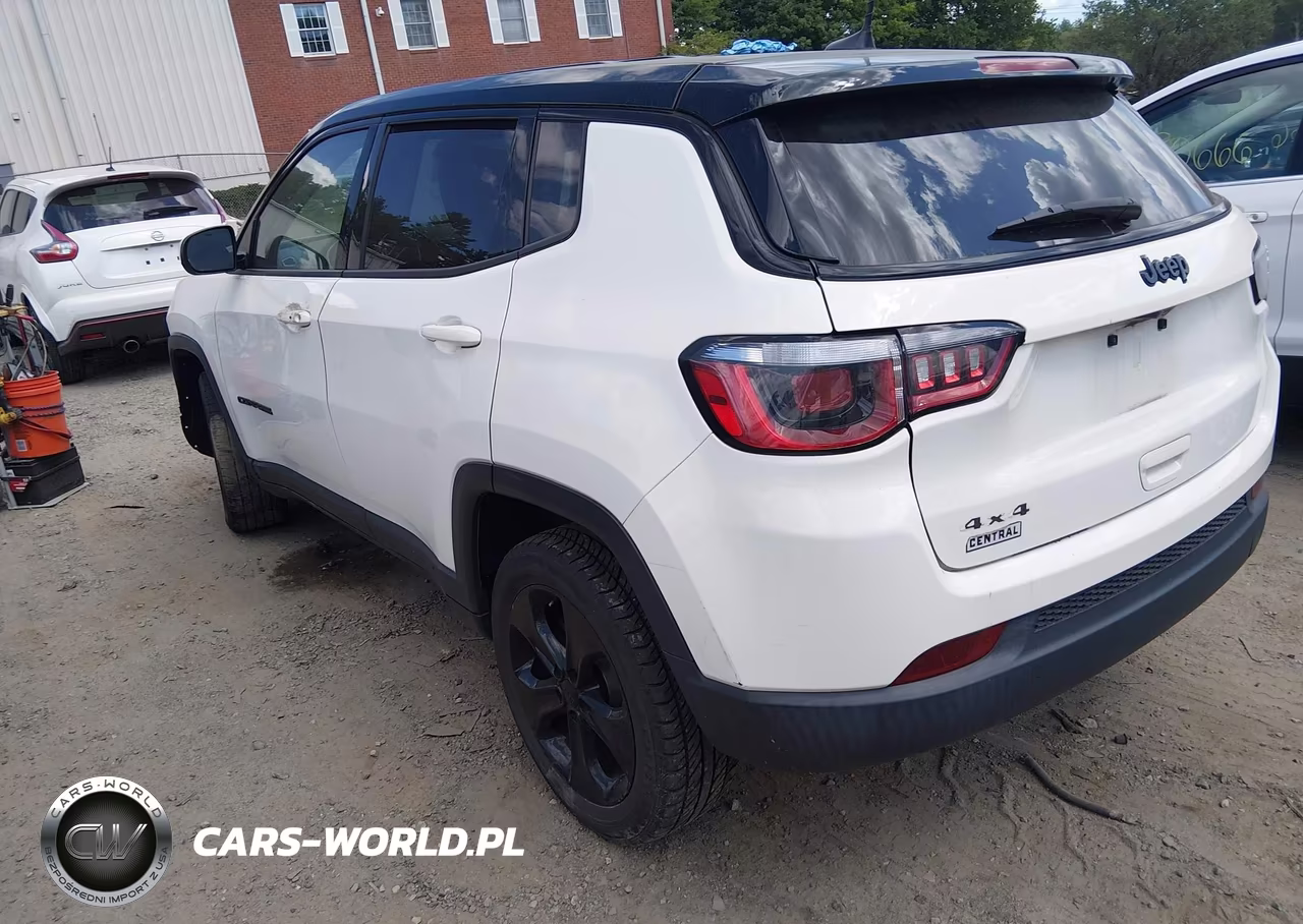 2019 Jeep Compass Altitude 4X4 VIN:3C4NJDBB9KT600031 - 3