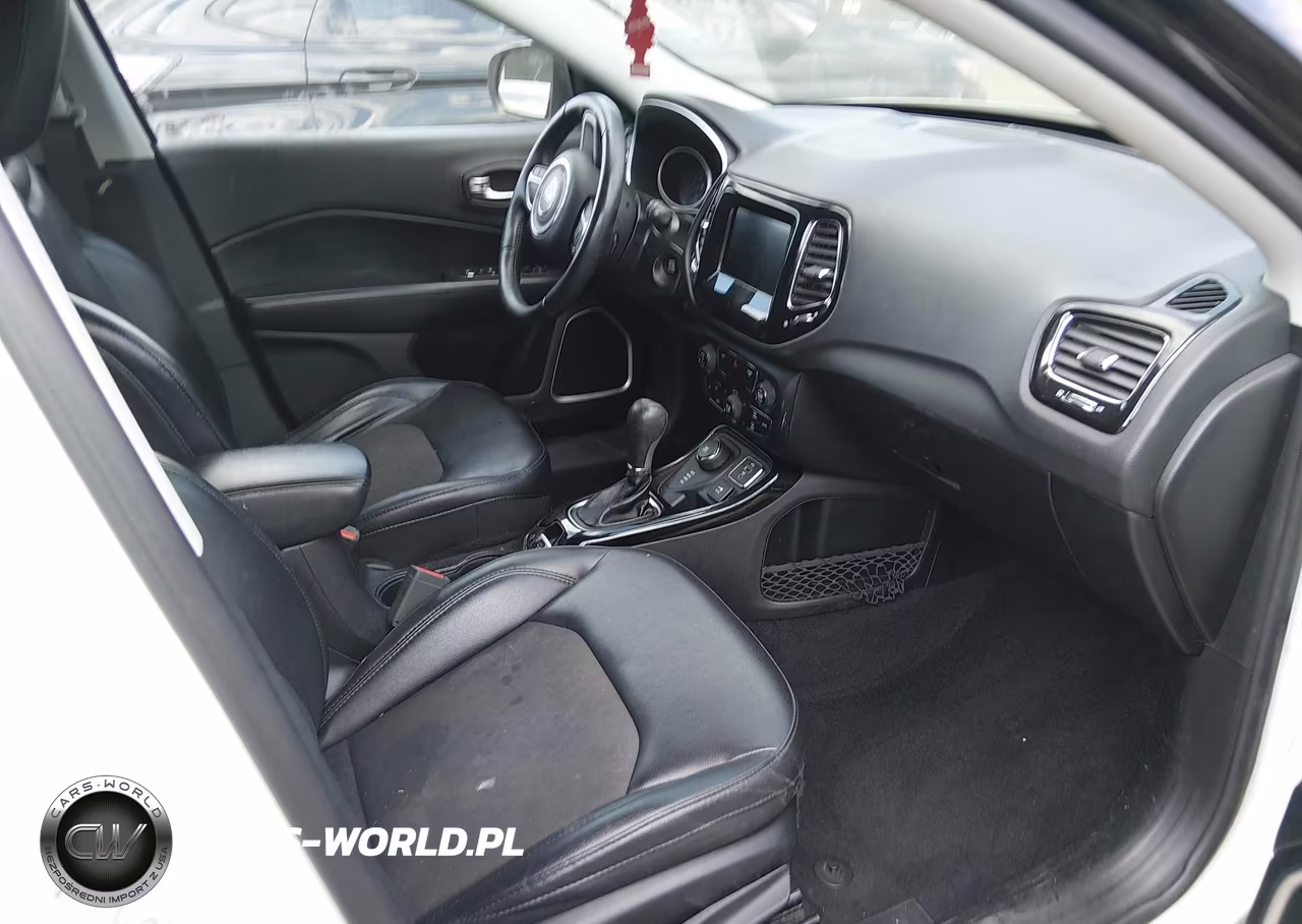 2019 Jeep Compass Altitude 4X4 VIN:3C4NJDBB9KT600031 - 5
