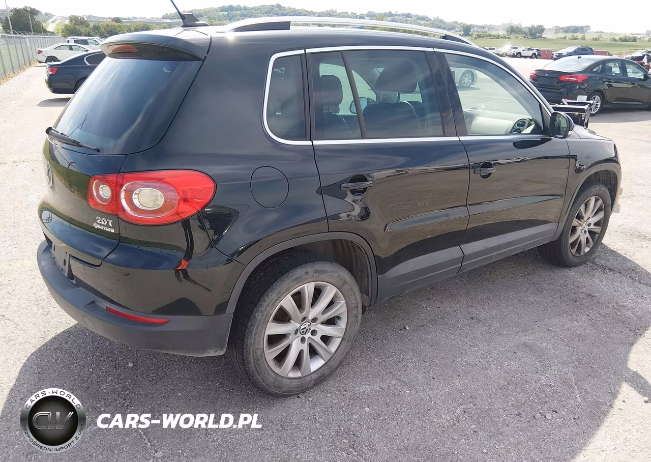 2010 Volkswagen Tiguan Se VIN:WVGBV7AX3AW501053 - 4