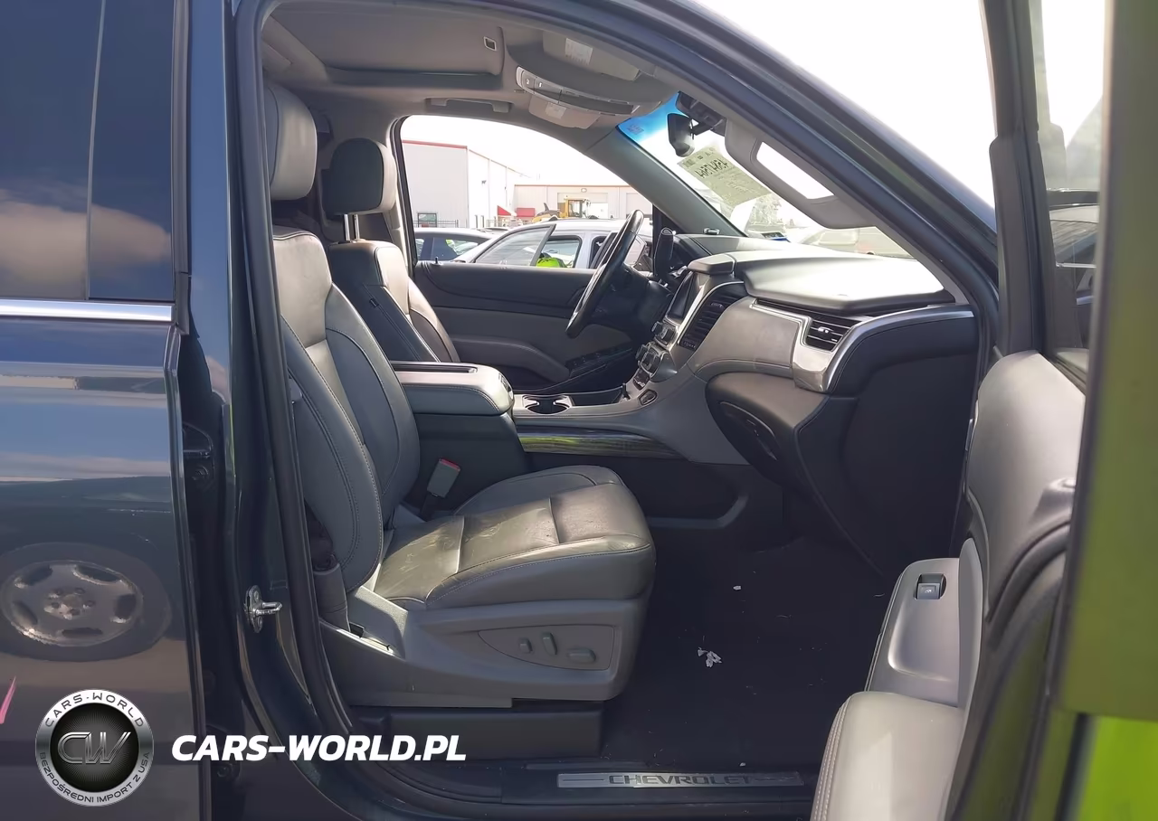 2019 Chevrolet Suburban Lt VIN:1GNSKHKC0KR313368 - 5