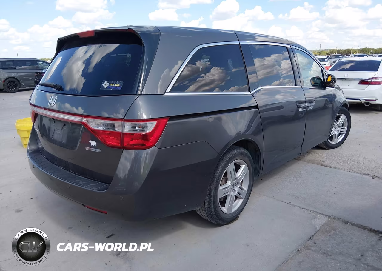 2013 Honda Odyssey Touring-Touring Elite VIN:5FNRL5H91DB003544 - 4