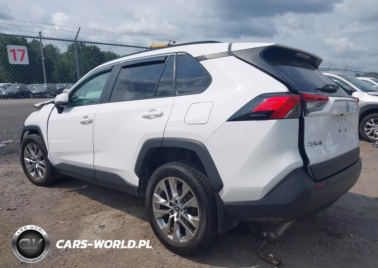 2020 Toyota Rav4 Xle Premium VIN:2T3A1RFV3LW110985 - 3