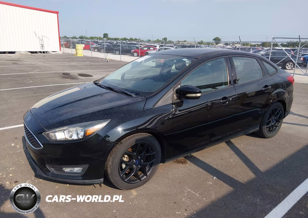 2016 Ford Focus Se VIN:1FADP3F23GL256882 - 2
