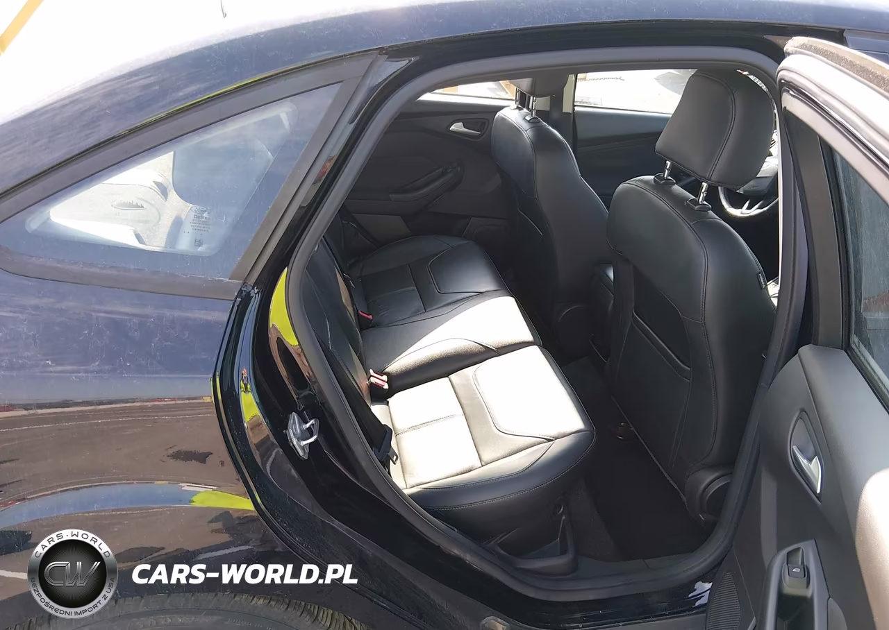2016 Ford Focus Se VIN:1FADP3F23GL256882 - 8