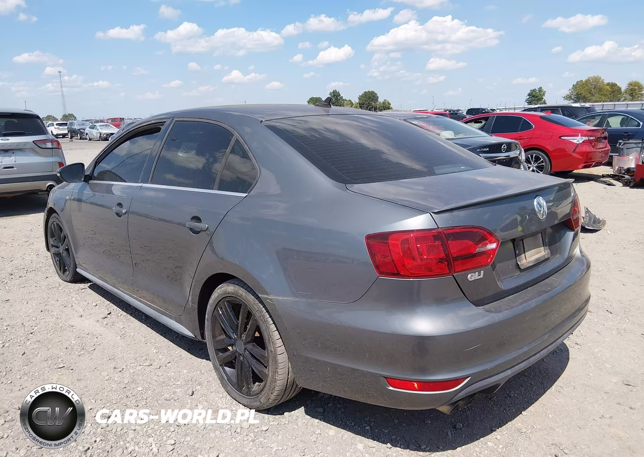 2012 Volkswagen Jetta Gli VIN:3VW567AJ5CM420615 - 3