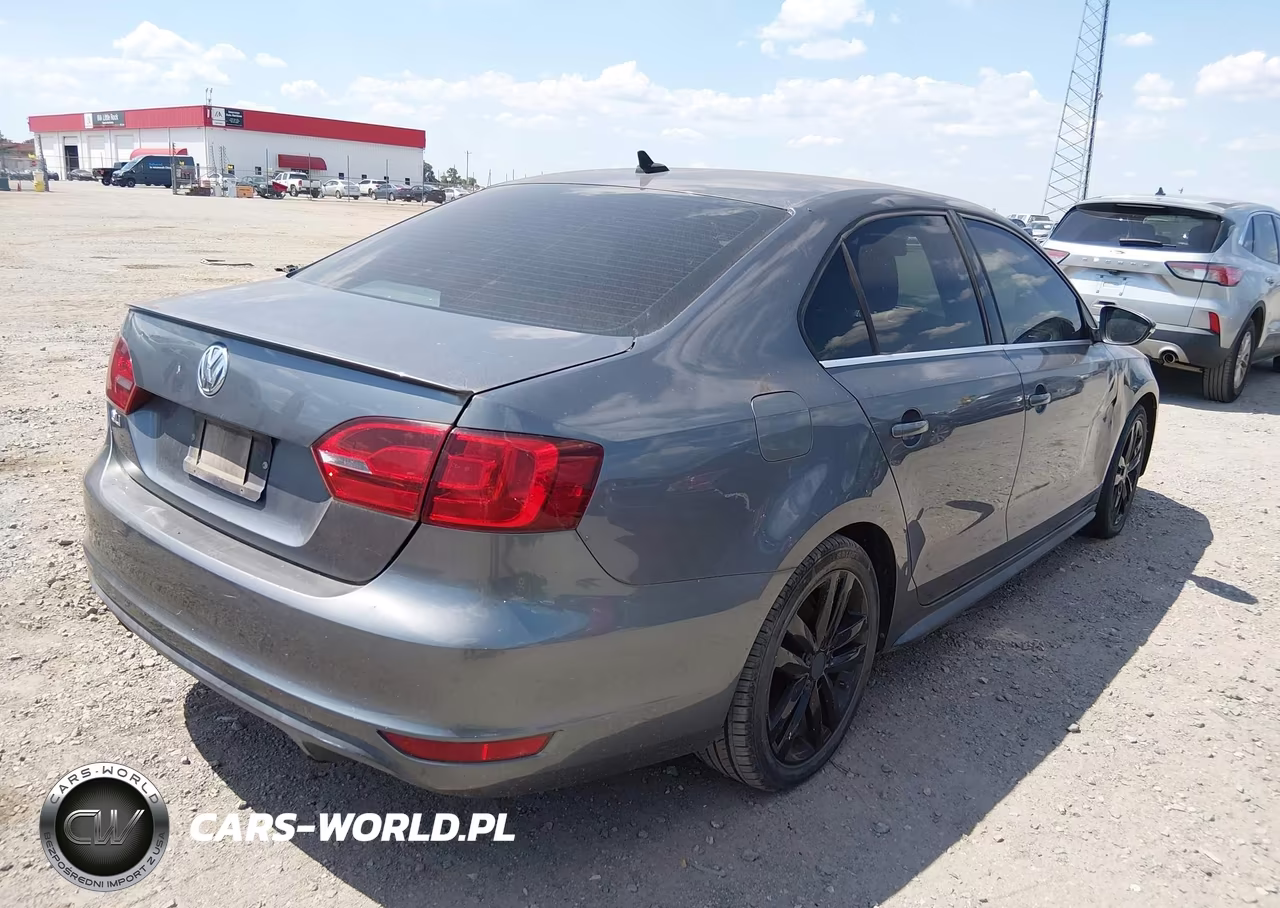 2012 Volkswagen Jetta Gli VIN:3VW567AJ5CM420615 - 4