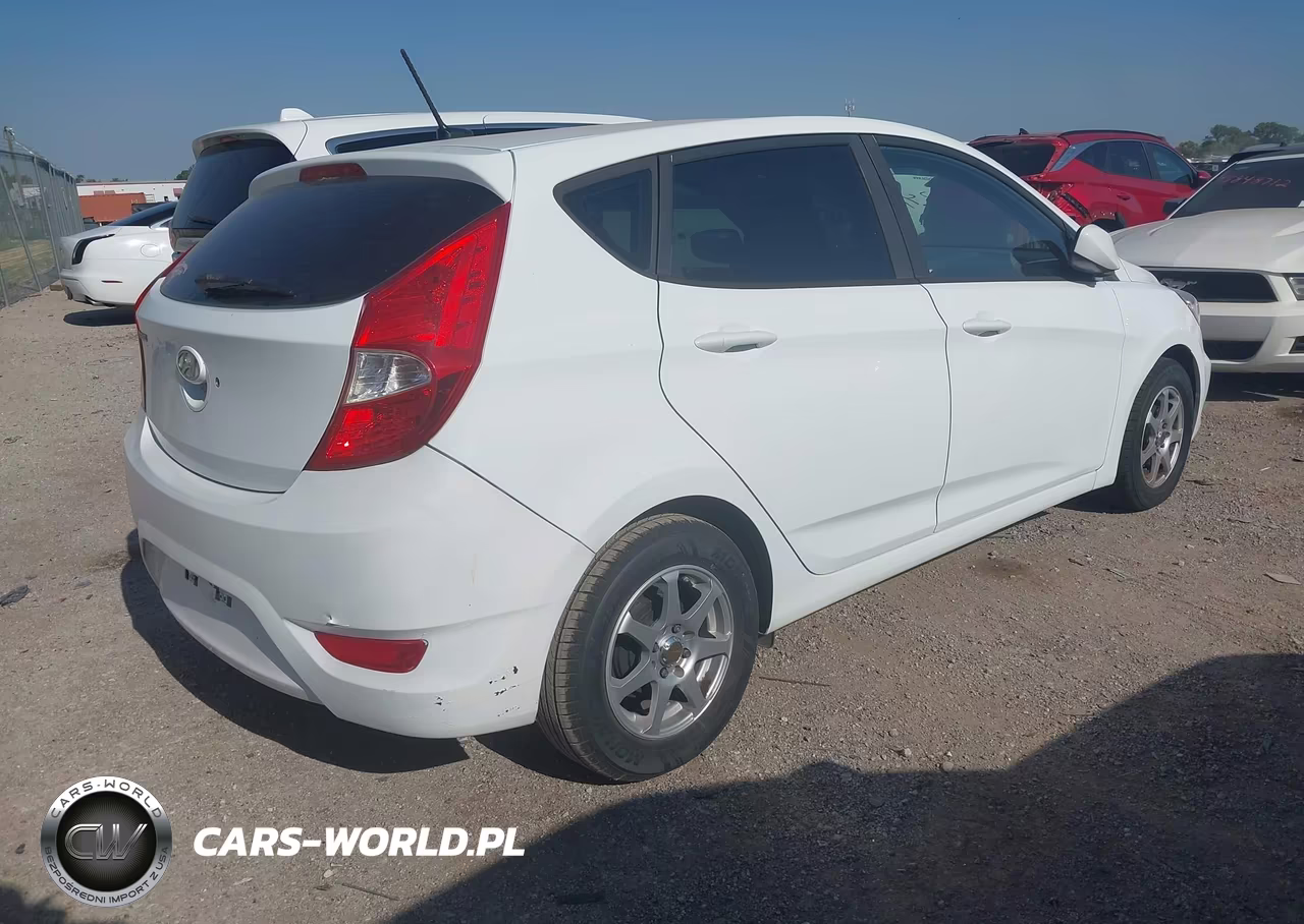 2017 Hyundai Accent Se VIN:KMHCT5AE6HU318801 - 4