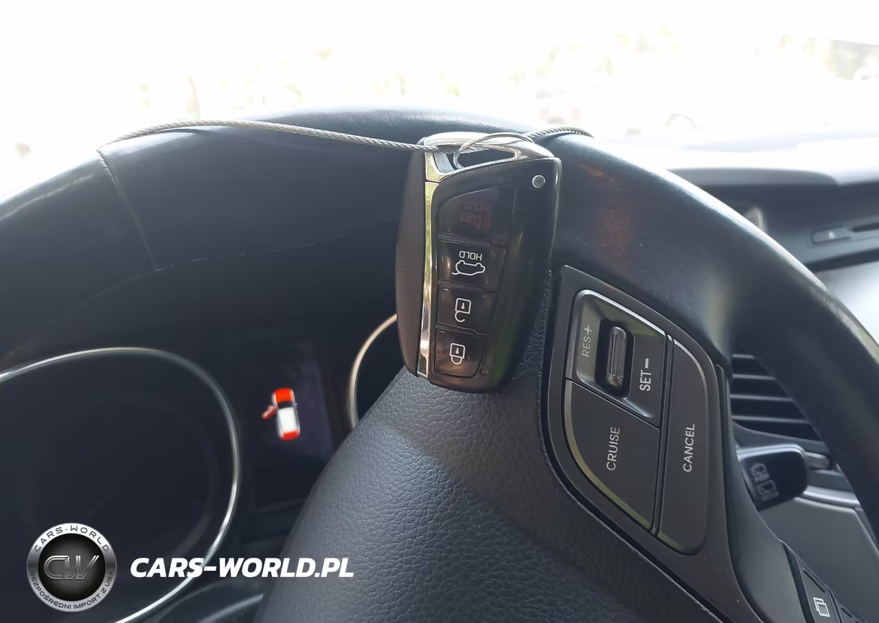 2018 Hyundai Santa Fe Sport 2.4L VIN:5NMZUDLB0JH100004 - 11