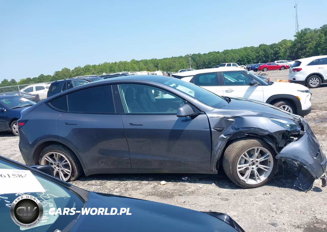 2023 Tesla Model Y Awd-Long Range Dual Motor All-Wheel Drive VIN:7SAYGDEE1PF981139 - 13
