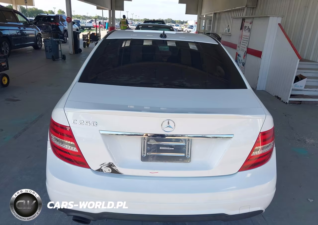 2013 Mercedes-Benz C 250 Sport VIN:WDDGF4HB5DA773448 - 16