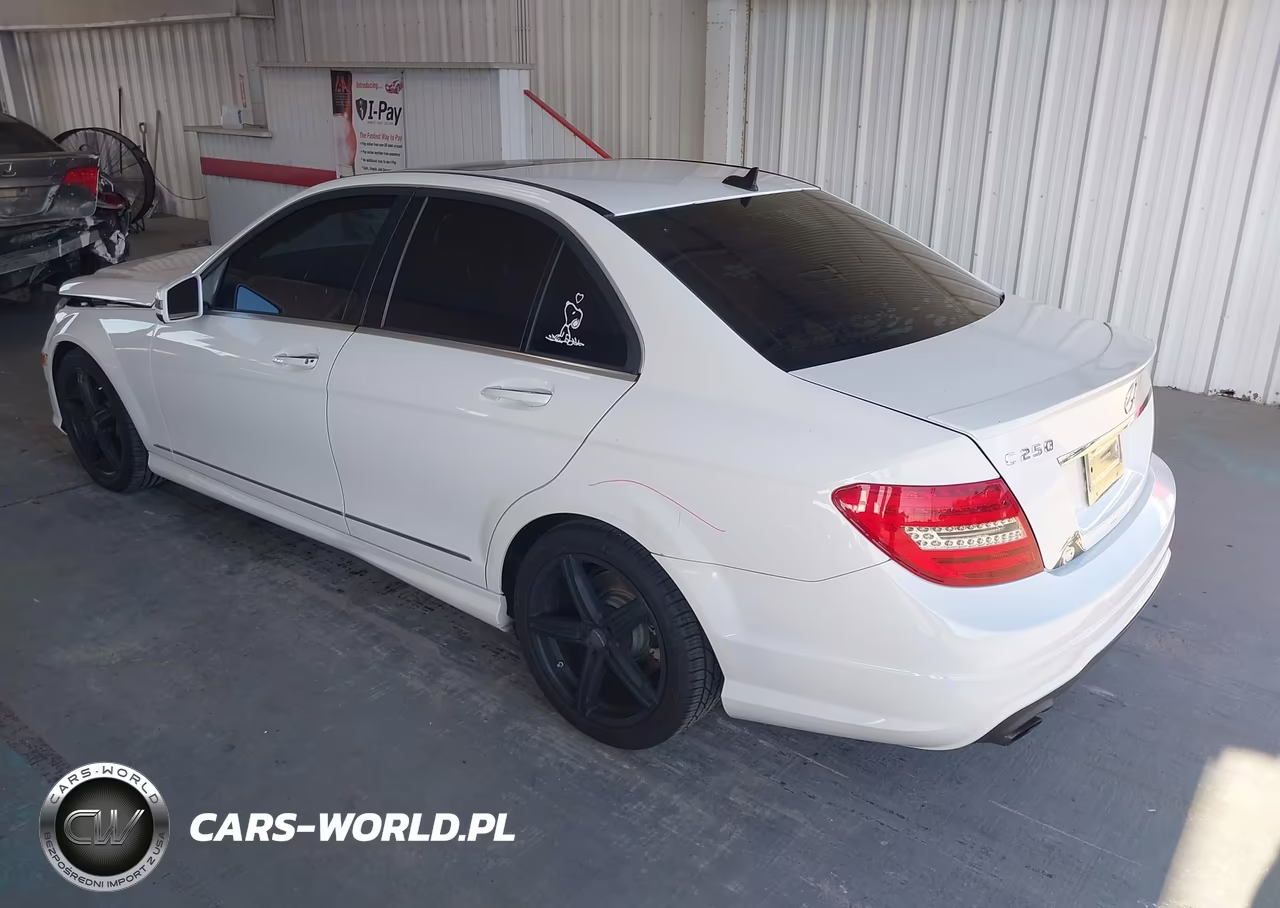 2013 Mercedes-Benz C 250 Sport VIN:WDDGF4HB5DA773448 - 3