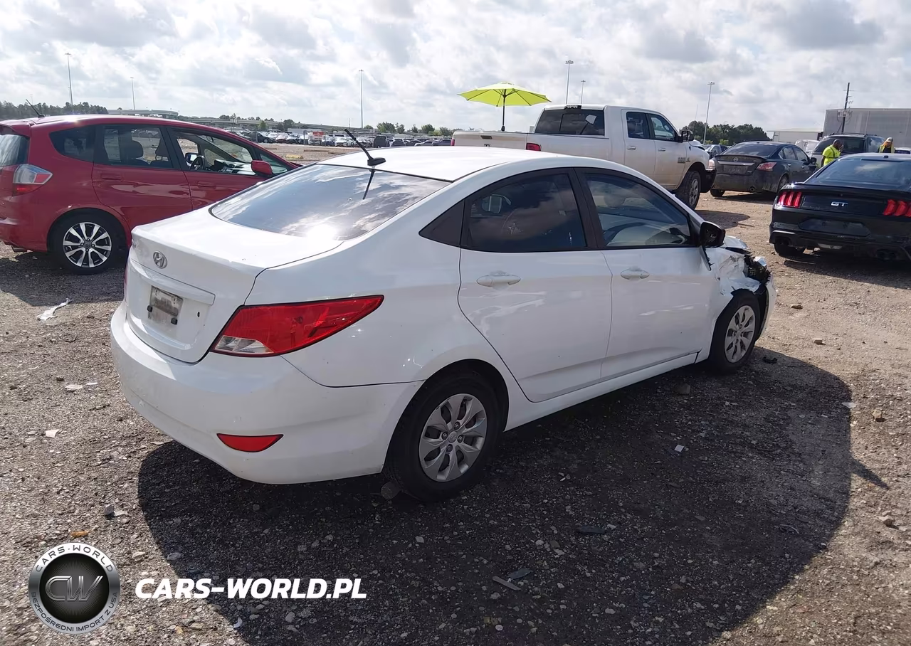 2015 Hyundai Accent Gls VIN:KMHCT4AE3FU859943 - 4