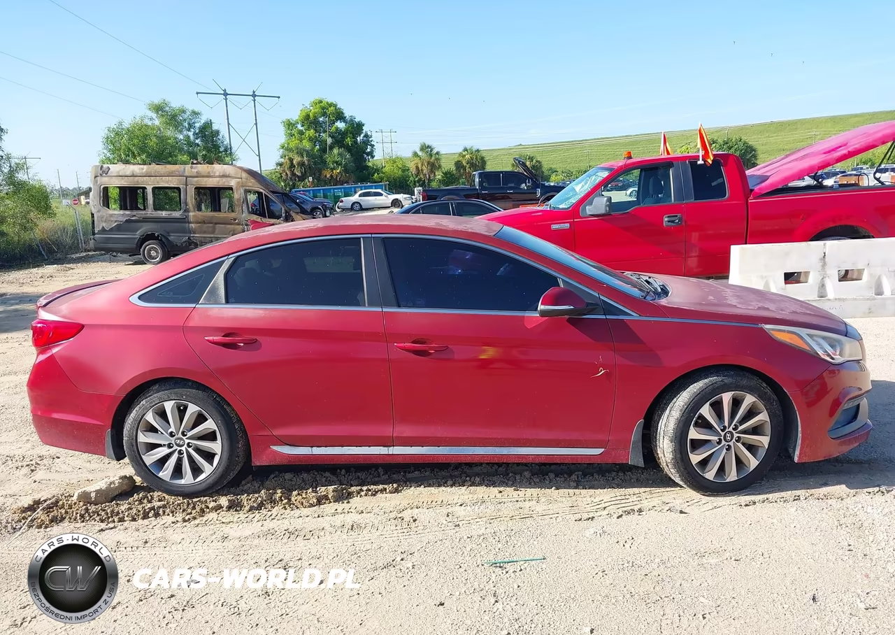 2016 Hyundai Sonata Sport VIN:5NPE34AF2GH316486 - 13