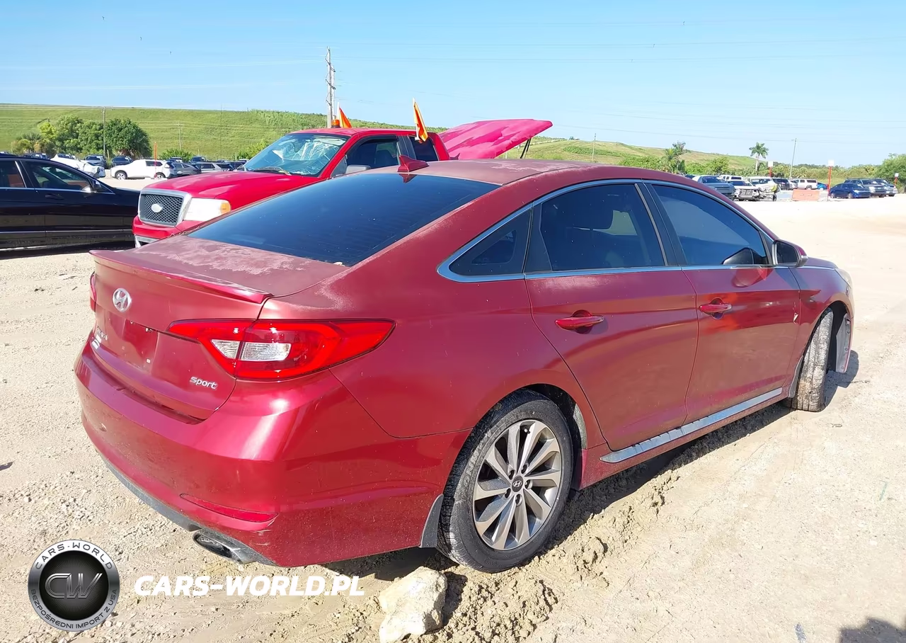 2016 Hyundai Sonata Sport VIN:5NPE34AF2GH316486 - 4