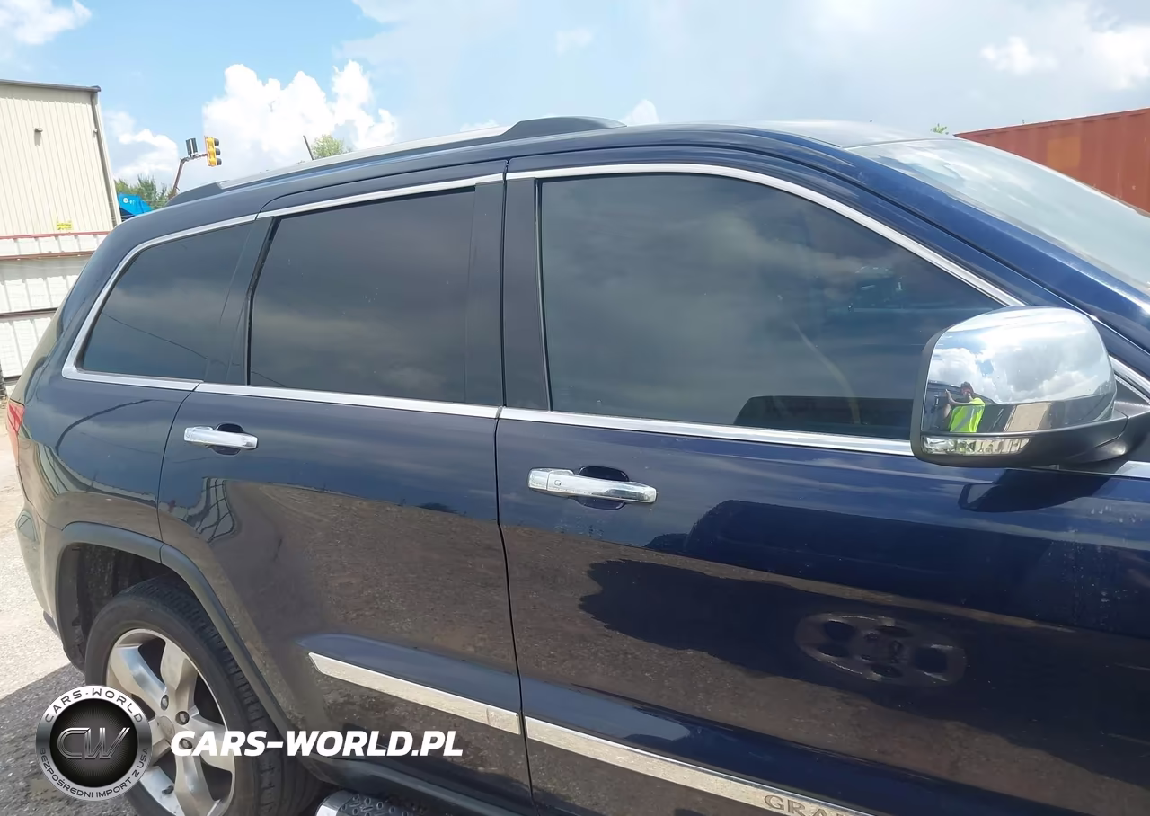 2013 Jeep Grand Cherokee Overland VIN:1C4RJFCG7DC609431 - 13