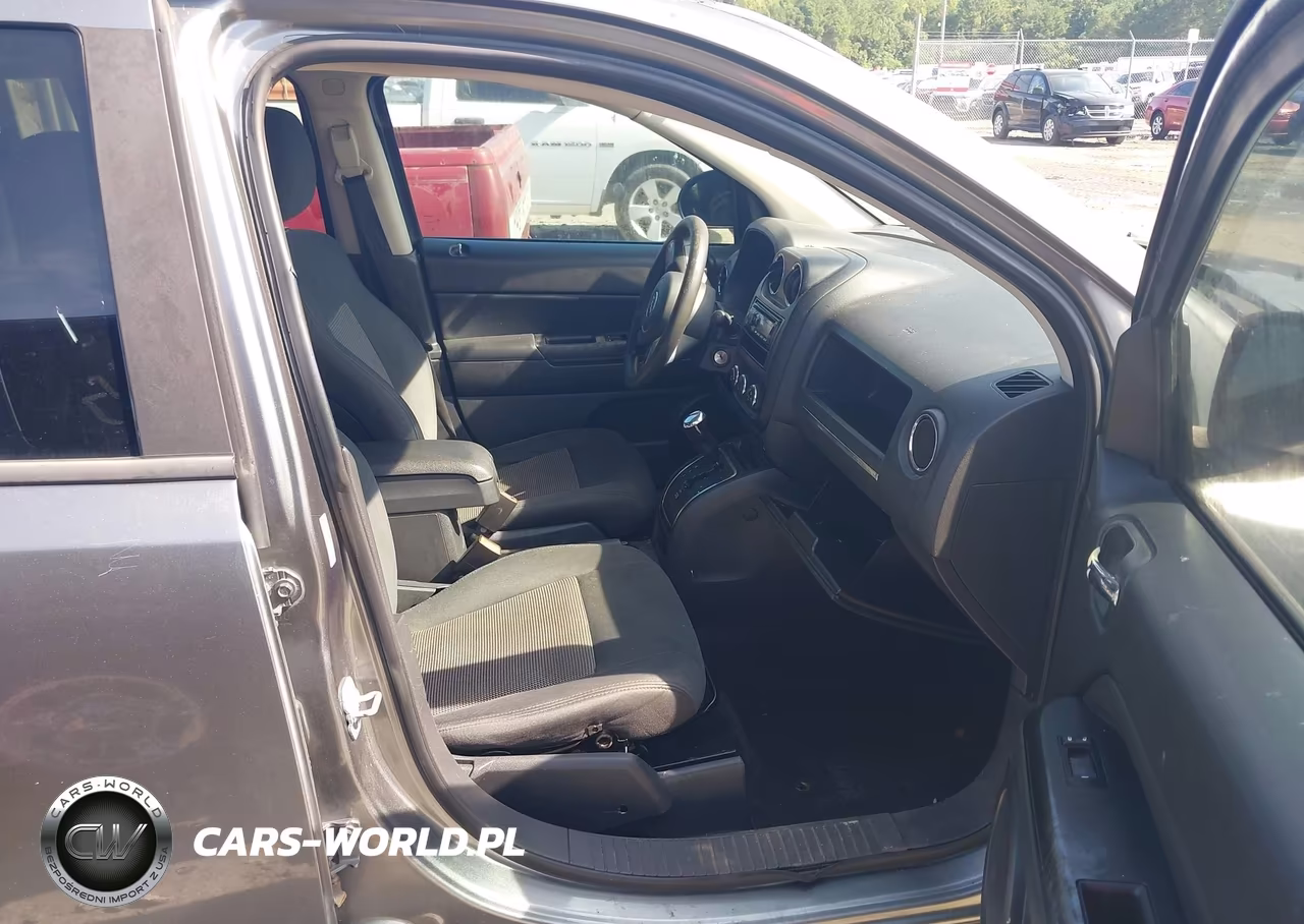 2012 Jeep Compass Sport VIN:1C4NJCBA8CD660293 - 5
