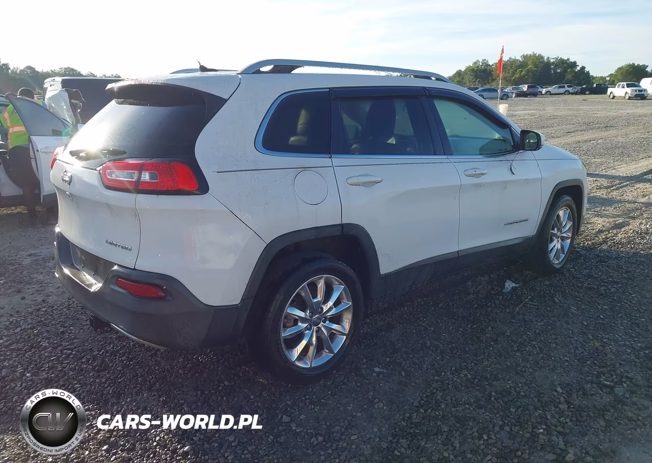 2015 Jeep Cherokee Limited VIN:1C4PJLDB0FW701796 - 4