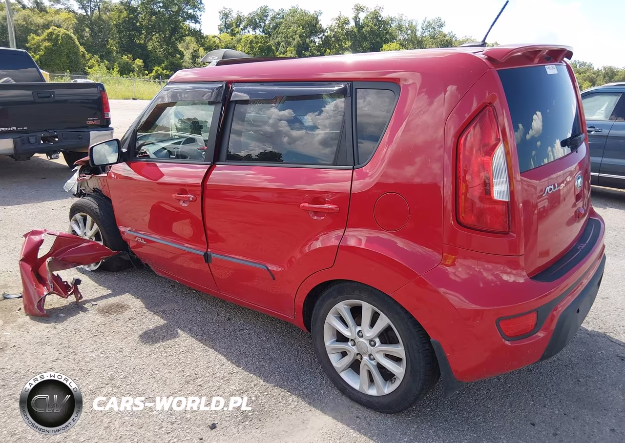 2013 Kia Soul + VIN:KNDJT2A6XD7487814 - 3