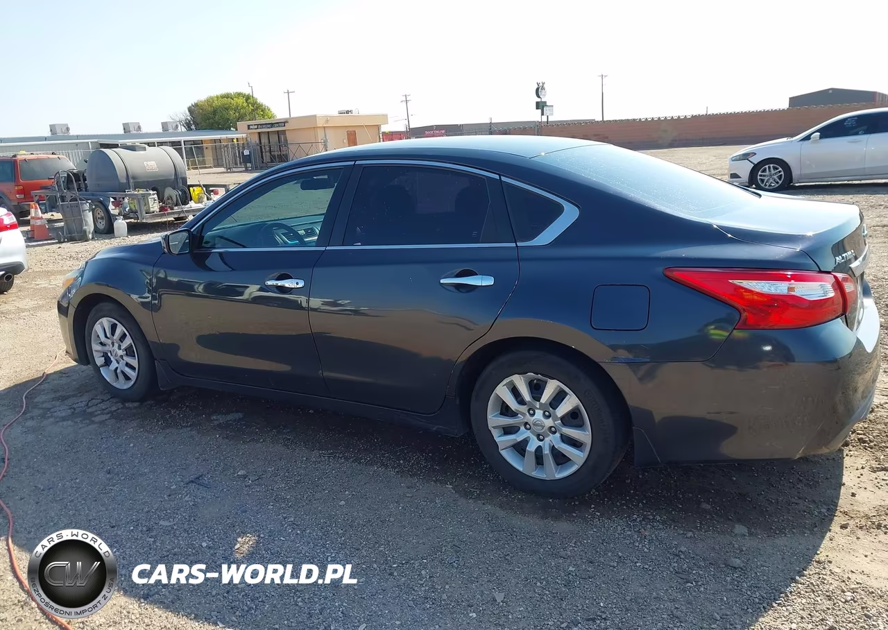 2018 Nissan Altima 2.5 S VIN:1N4AL3AP9JC229713 - 13