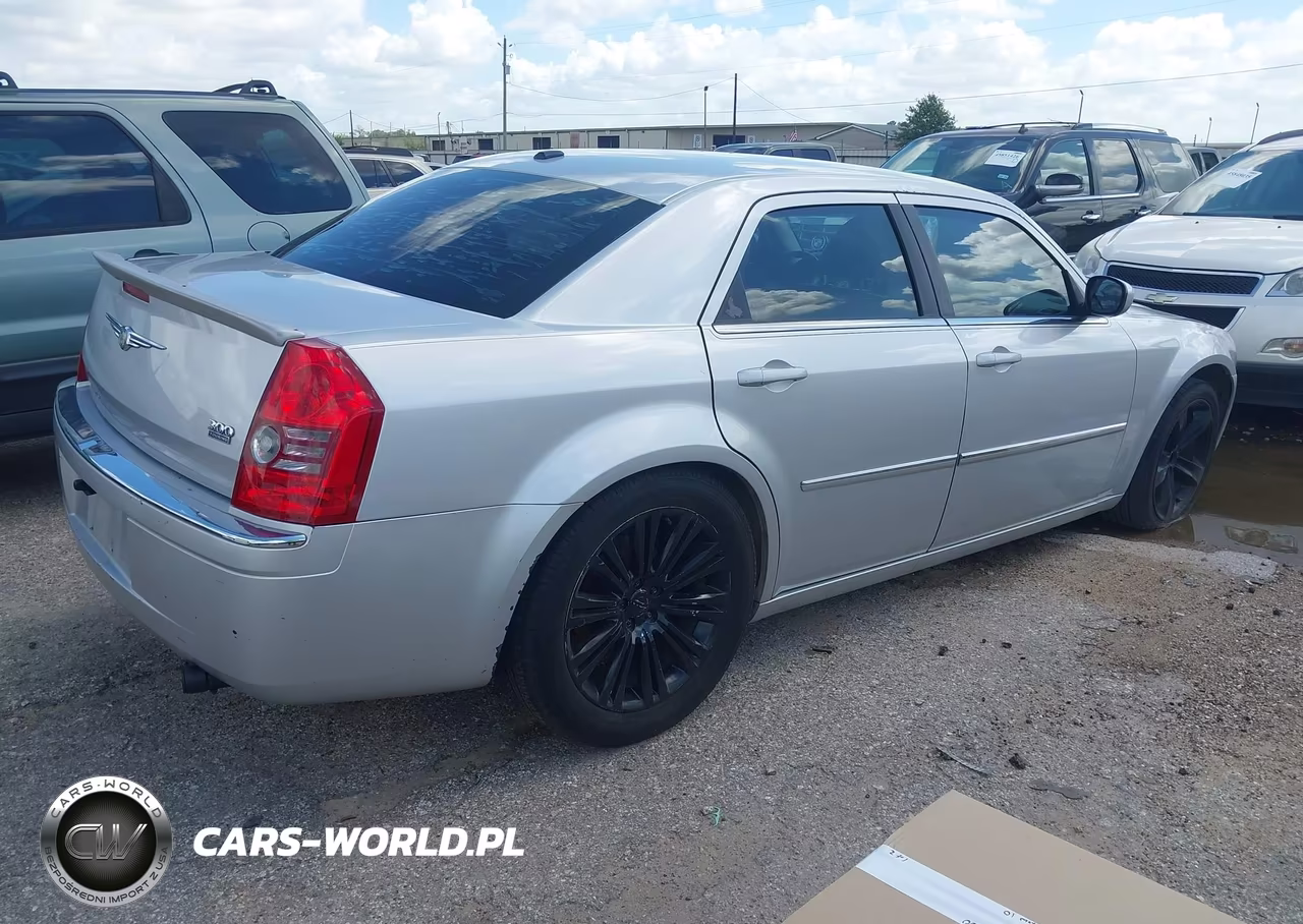 2009 Chrysler 300 Touring VIN:2C3KA53V99H621664 - 4