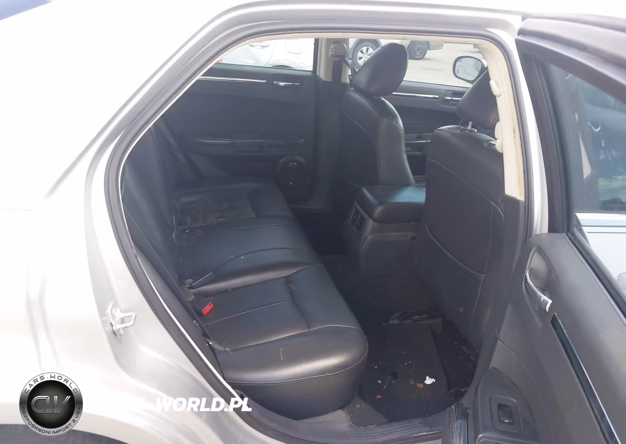 2009 Chrysler 300 Touring VIN:2C3KA53V99H621664 - 8
