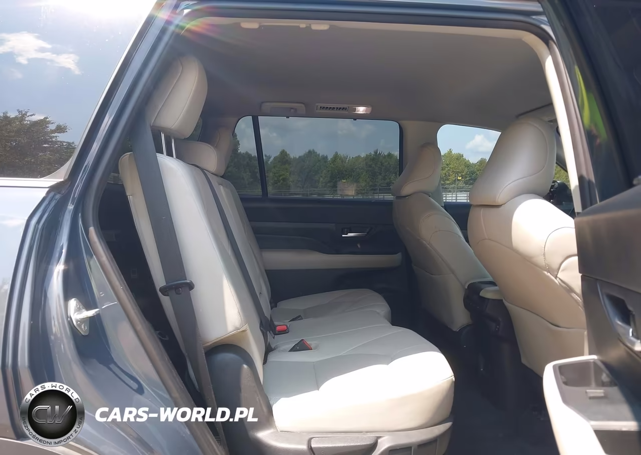 2024 Toyota Grand Highlander Xle VIN:5TDAAAB54RS066898 - 8