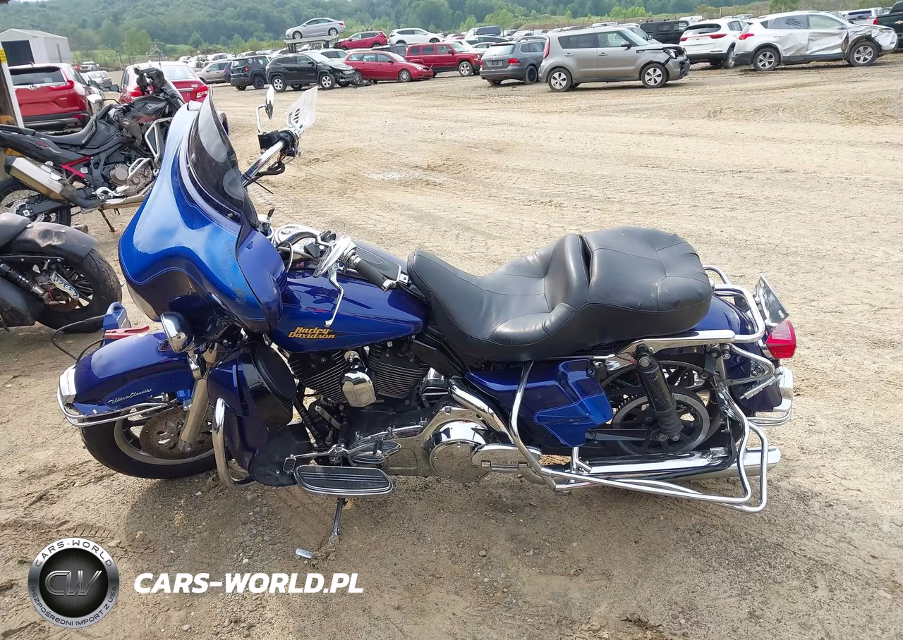 2007 Harley-Davidson Flhtcui VIN:1HD1FC4167Y668516 - 14