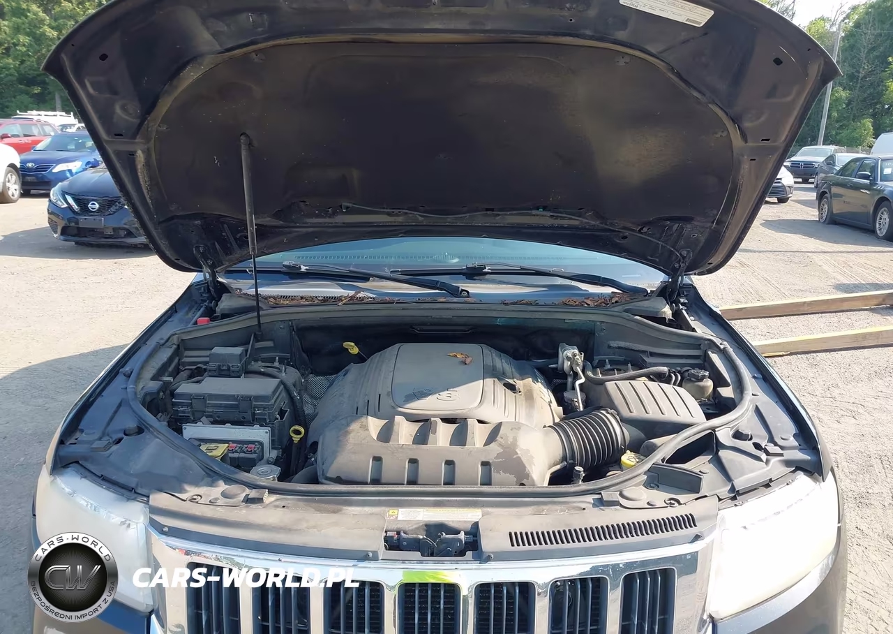2012 Jeep Grand Cherokee Laredo VIN:1C4RJFAT1CC301072 - 10