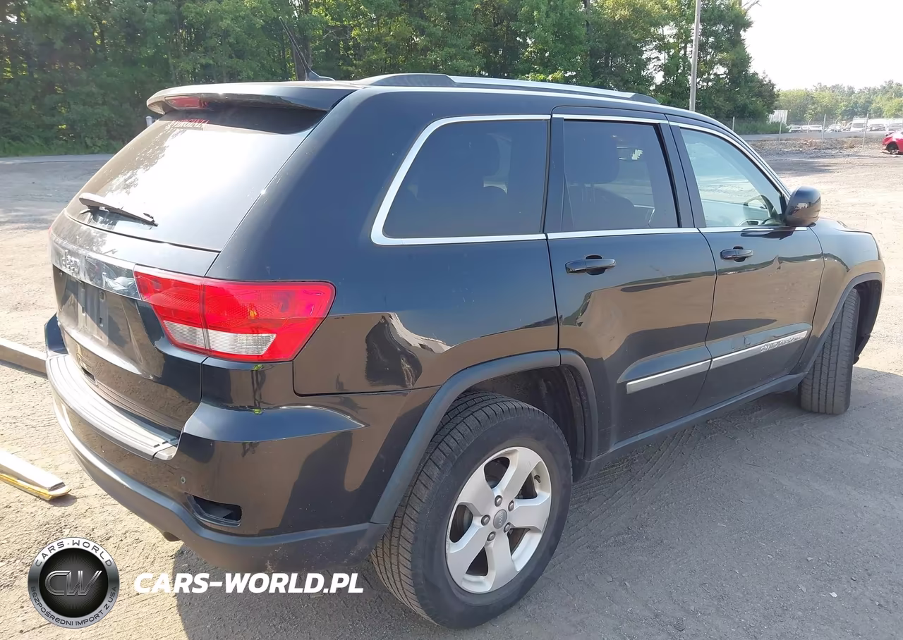 2012 Jeep Grand Cherokee Laredo VIN:1C4RJFAT1CC301072 - 4