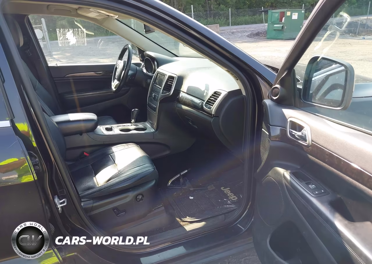 2012 Jeep Grand Cherokee Laredo VIN:1C4RJFAT1CC301072 - 5