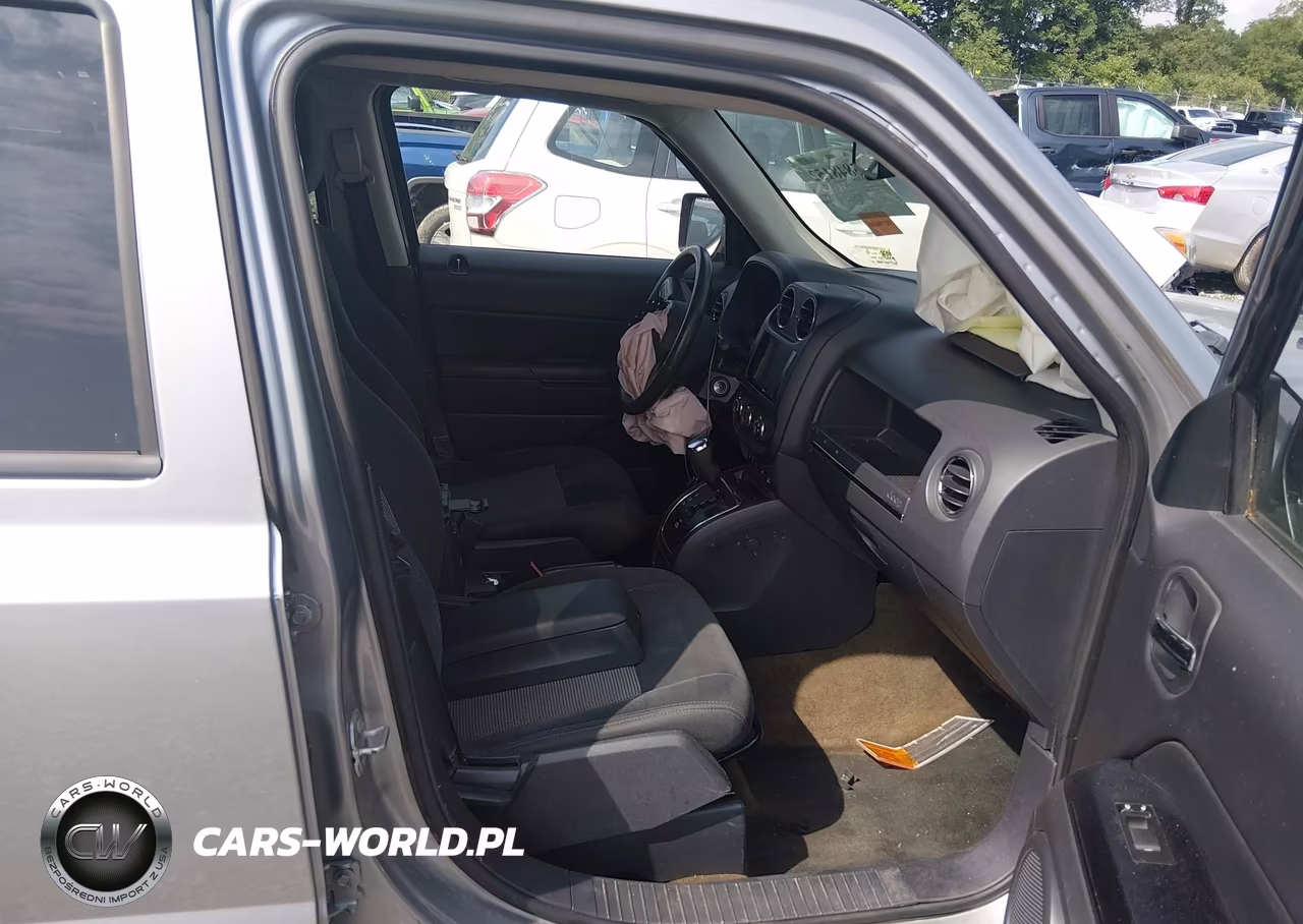 2017 Jeep Patriot Latitude VIN:1C4NJRFB0HD174204 - 5