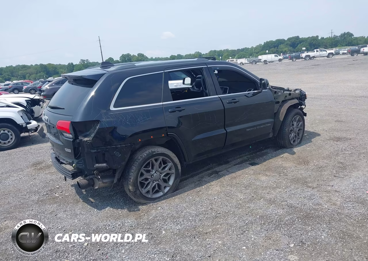 2018 Jeep Grand Cherokee Sterling Edition 4X4 VIN:1C4RJFBT7JC164912 - 4