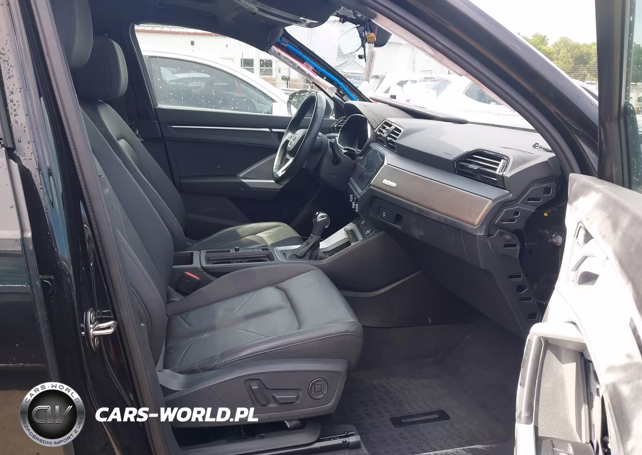 2019 Audi Q3 2.0T S Line Premium VIN:WA1EECF39K1069464 - 5