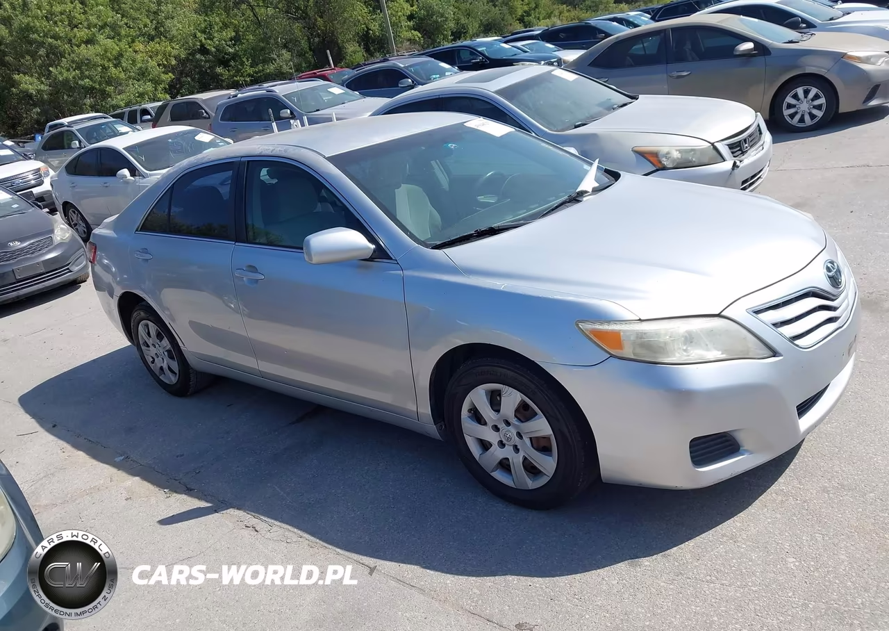 2011 Toyota Camry Le – zdjęcie 1 z 11