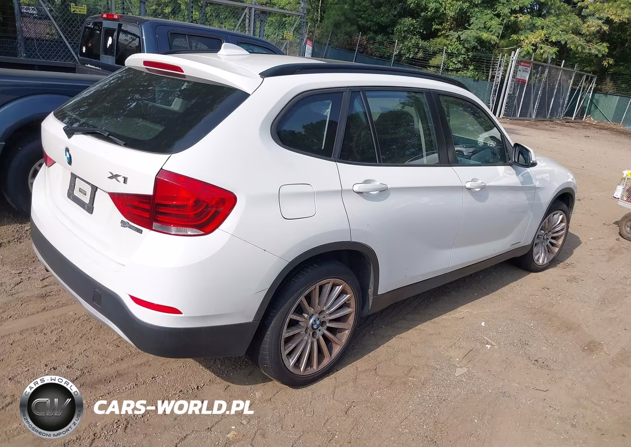 2013 BMW X1 xDrive28I VIN:WBAVL1C50DVR85433 - 4
