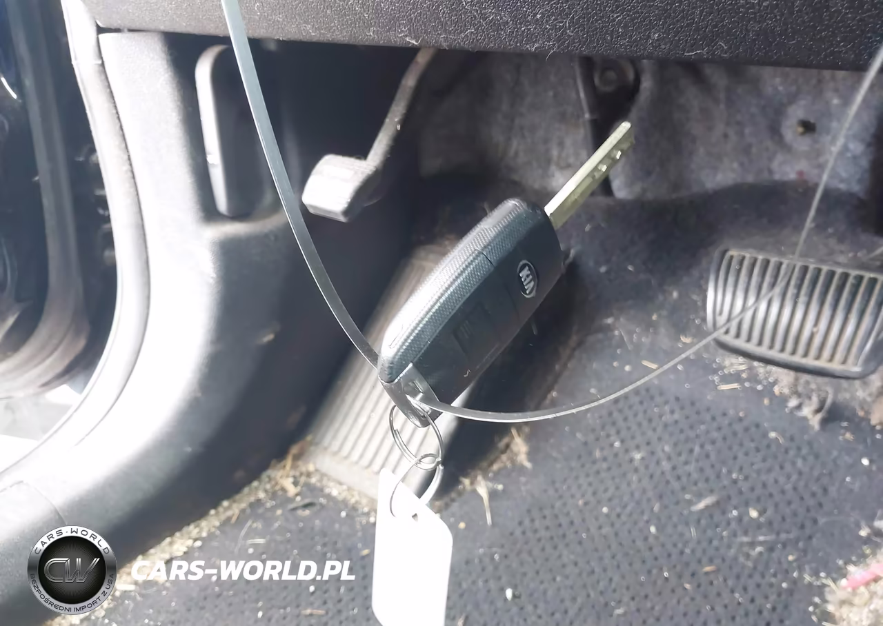 2019 Kia Sorento 2.4L L VIN:5XYPG4A31KG585792 - 11